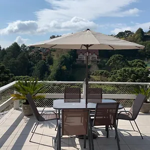 aconchegante-casa-de-campo-com-mirante-privado.camposdojordaohotels.net/